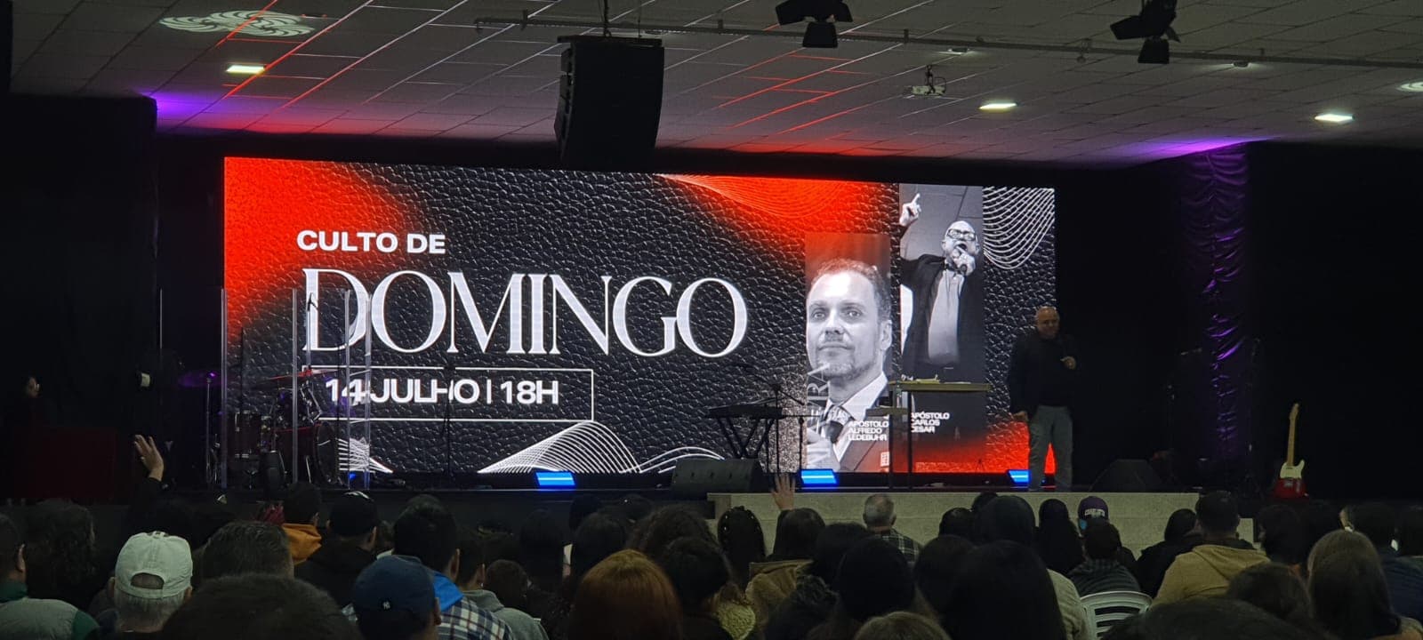 Painel LED indoor para igreja